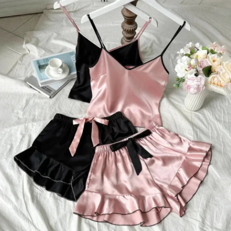 Conjunto de Pijama em Cetim com decote em V